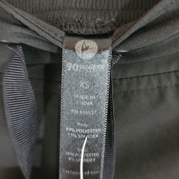 ⭐️ 5/$25 90 Degree Shorts - Picture 6 of 6